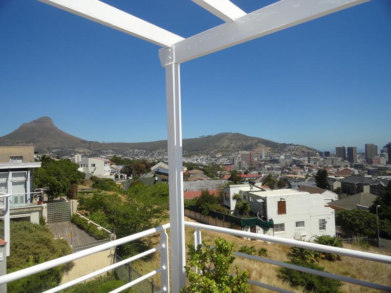 To Let 1 Bedroom Property for Rent in Vredehoek Western Cape